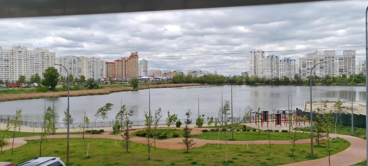Apartments Swan Lake Kyiv Exterior photo