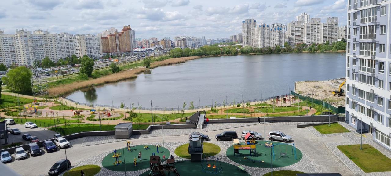 Apartments Swan Lake Kyiv Exterior photo