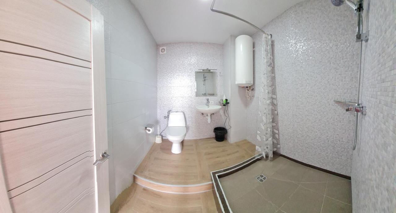 Apartments Swan Lake Kyiv Exterior photo