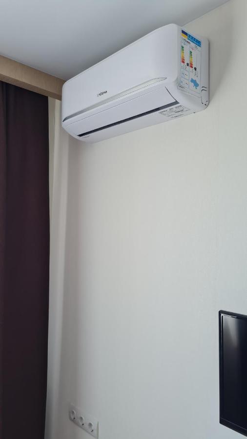Apartments Swan Lake Kyiv Exterior photo